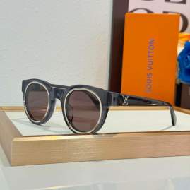 Picture of Louis Vuitton Sunglasses _SKUfw76702842fw